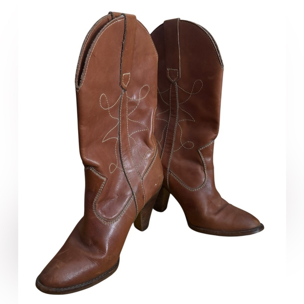 Chic Modern Cowgirl Stylish Brown Heeled Boots by Imperial | Size 6